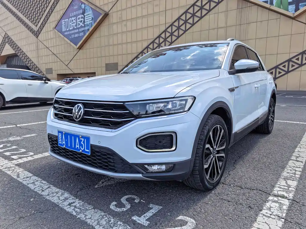 Volkswagen T-Roc 2022 — фото 1