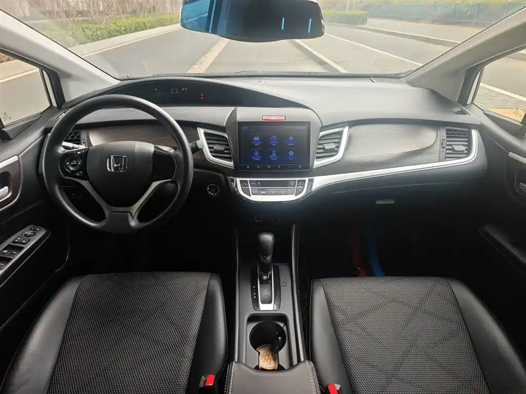 Honda Jade 2016 — фото 10