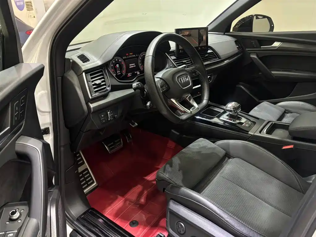Audi Q5L Sportback 2023 — фото 16