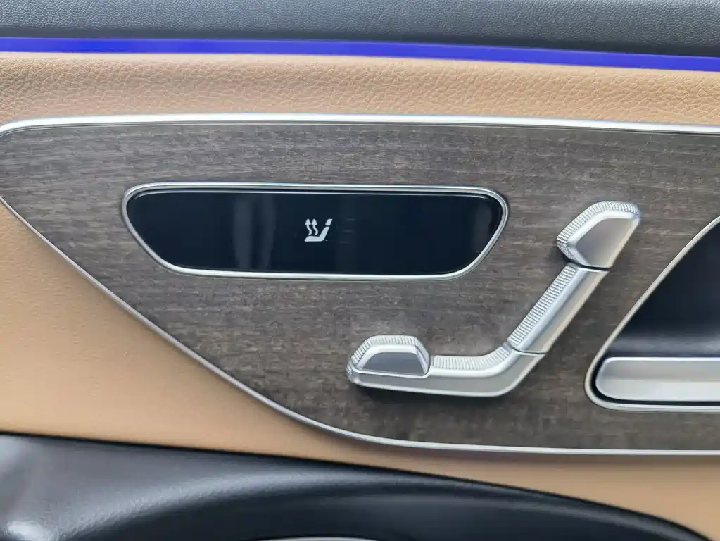 Mercedes-Benz E-Class 2024 — фото 15