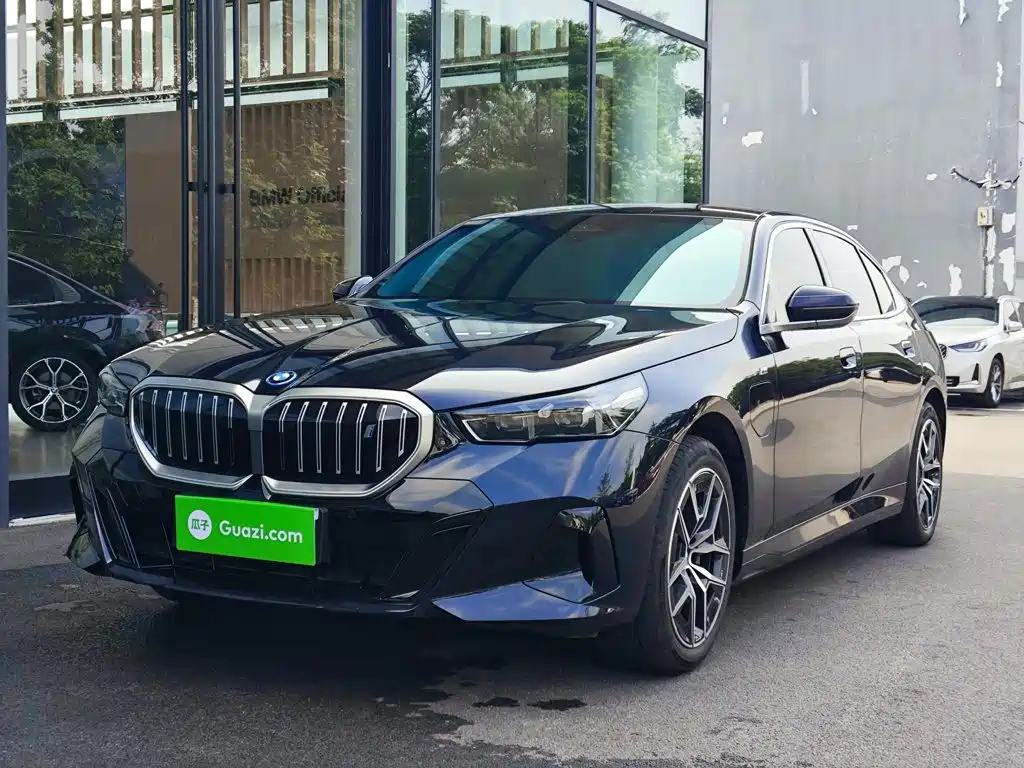 BMW i5 2025 — фото 2