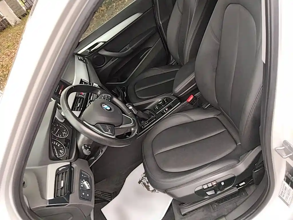 BMW X1 2018 — фото 15