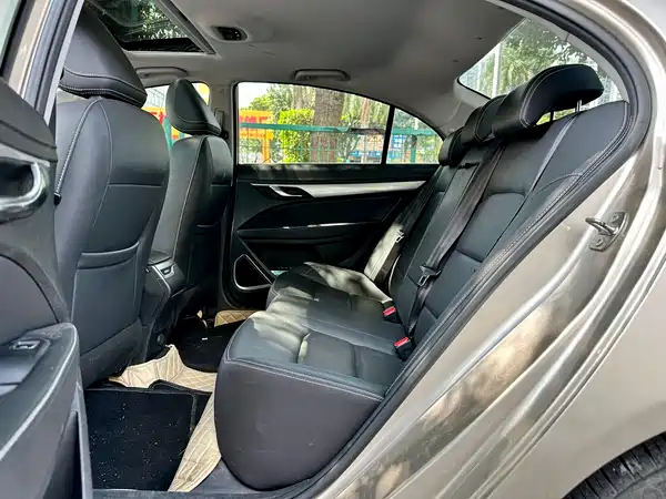 Geely Emgrand 2020