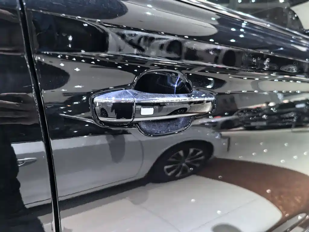 Roewe RX8 2021 — фото 15