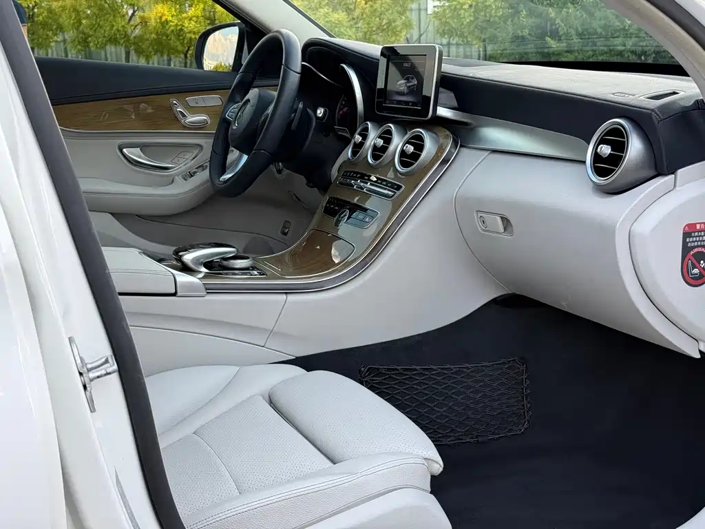 Mercedes-Benz C-Class 2015 — фото 33