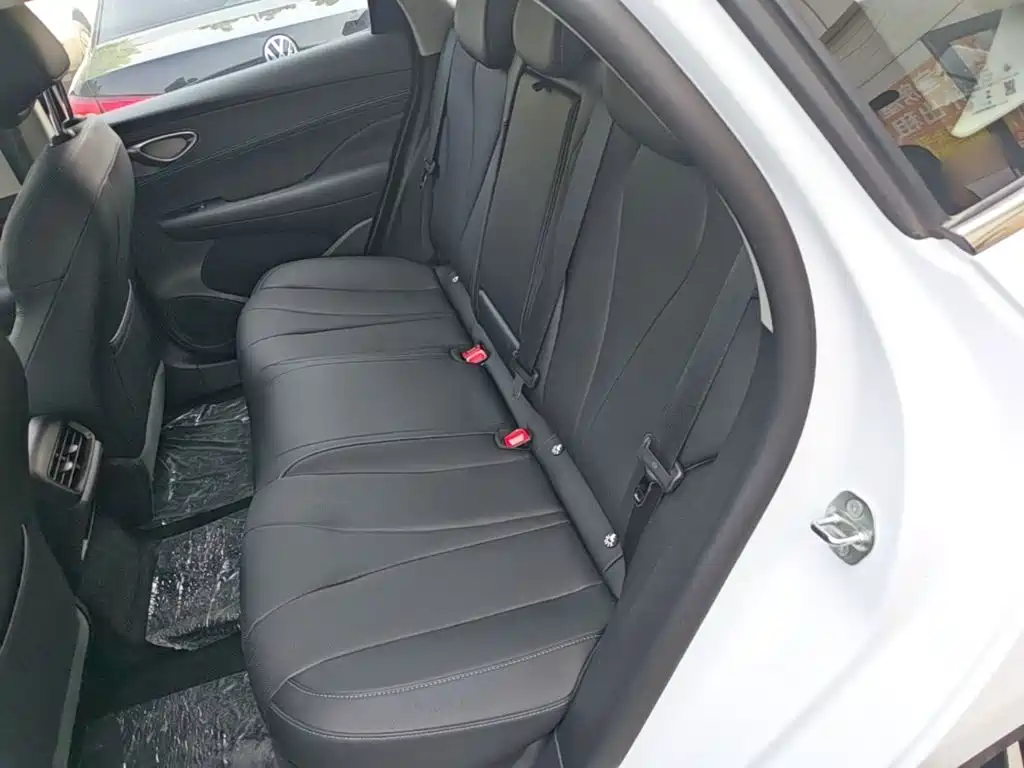 BYD Seal 05 DM-i 2025 — фото 17