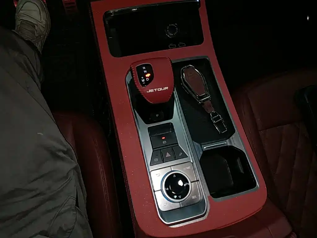 Jetour Jietu X70 PLUS 2025 — фото 14