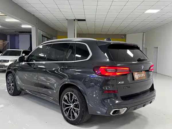 BMW X5 2023