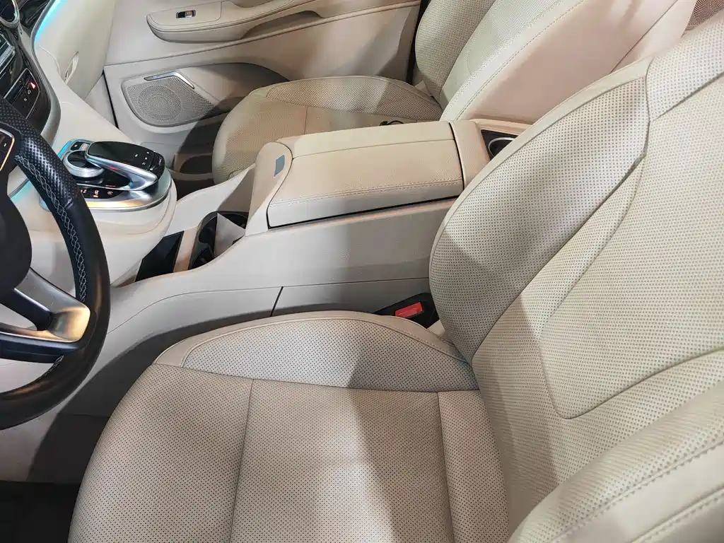 Mercedes-Benz V-Class 2019 — фото 11