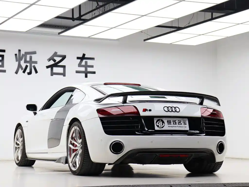 Audi R8 2015 — фото 21