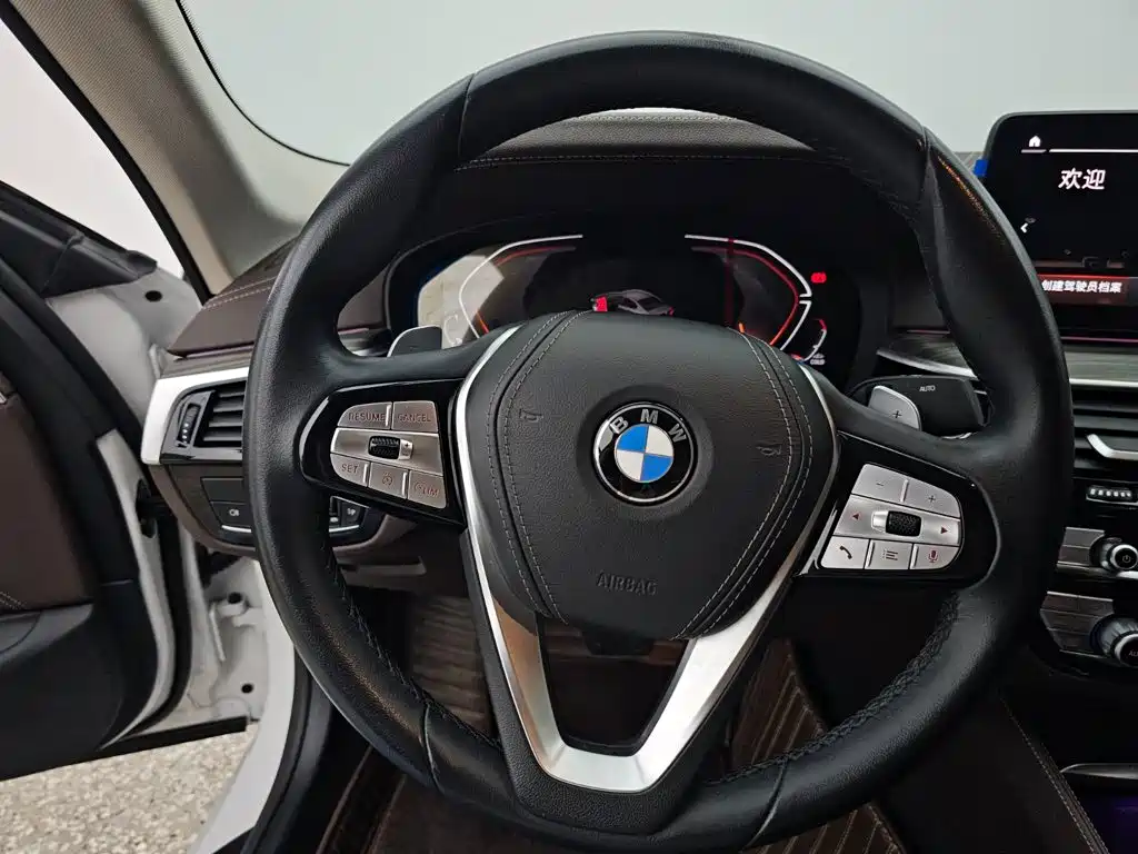 BMW 5 Series 2023 — фото 12