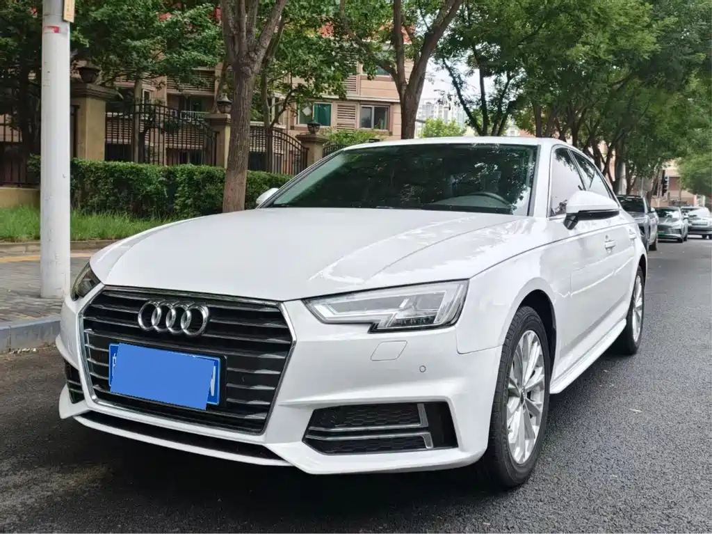 Audi A4L 2020