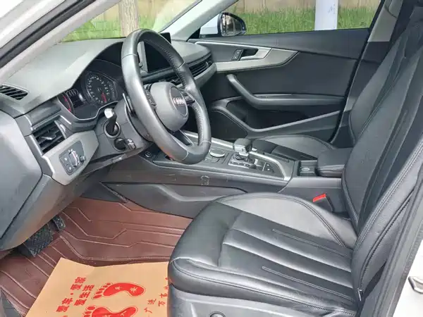 Audi A4L 2020