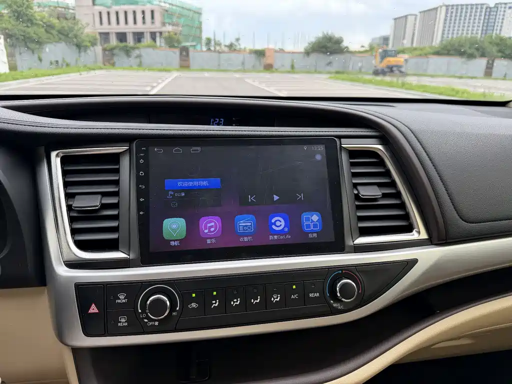 Toyota Highlander 2018 — фото 13