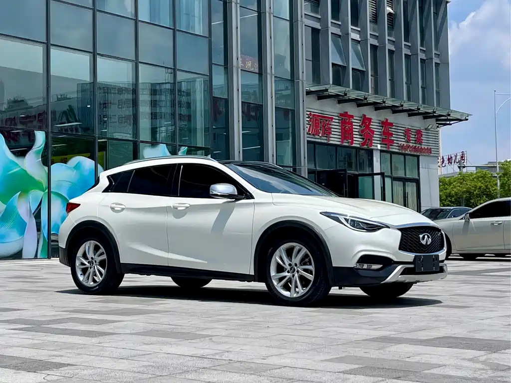 Infiniti QX30 2017 — фото 3