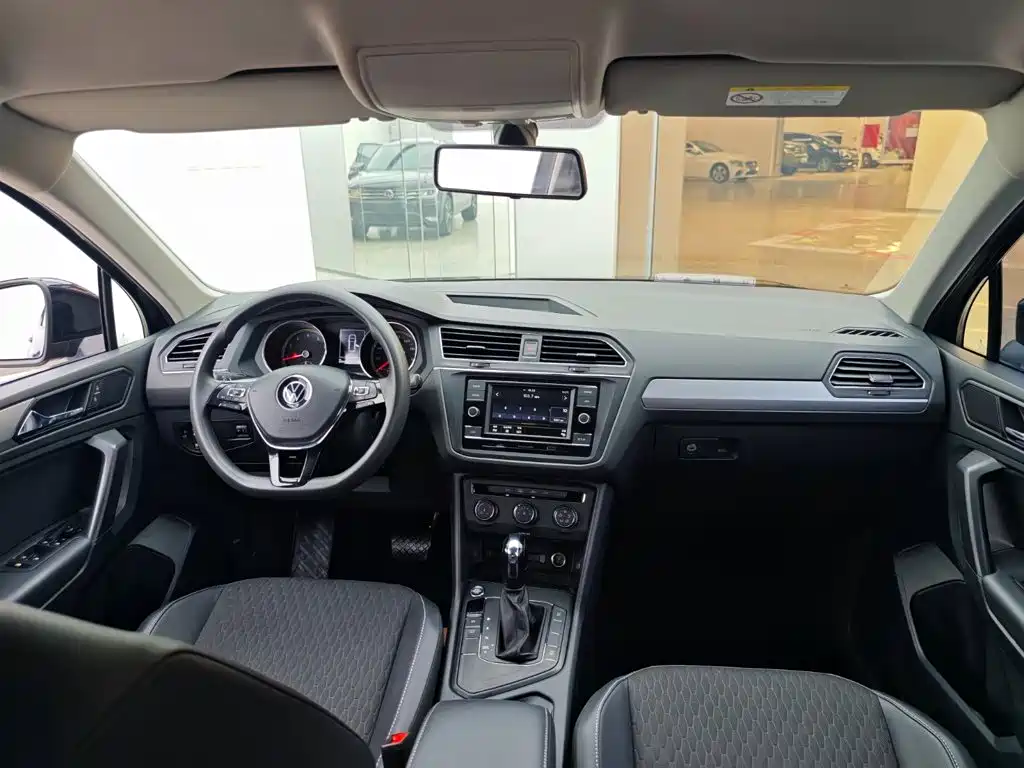 Volkswagen Tiguan L 2021 — фото 12