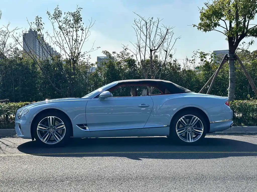 Bentley Continental 2022 — фото 4