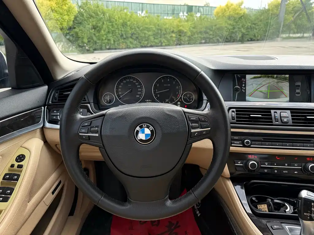 BMW 5 Series 2012 — фото 28