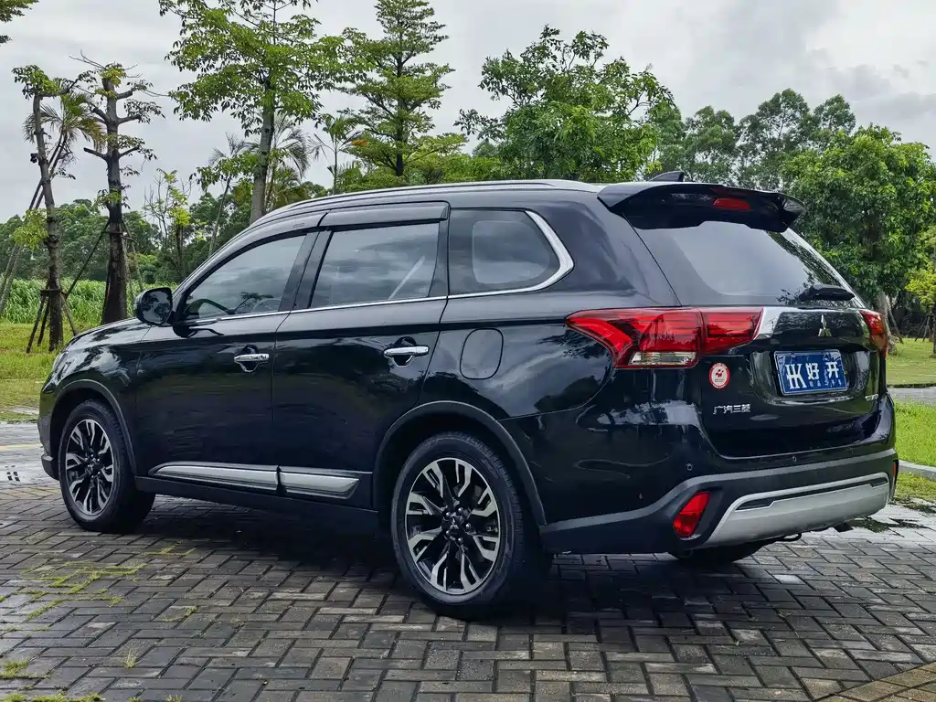 Mitsubishi Outlander 2020