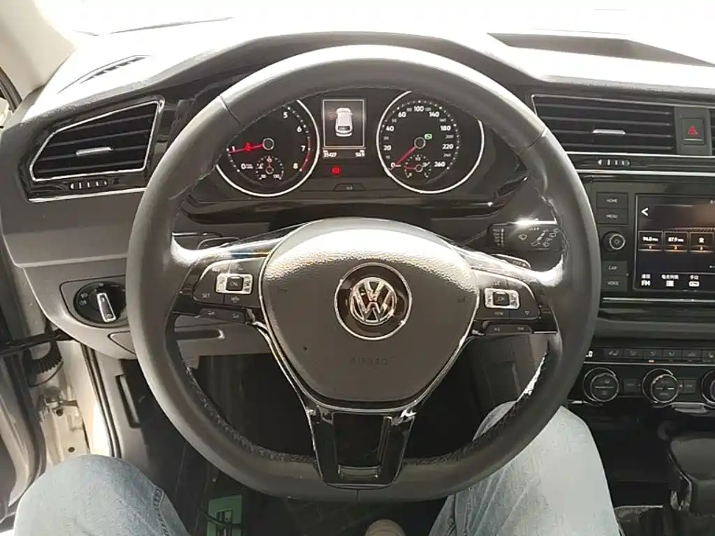 Volkswagen Tiguan L 2019 — фото 11
