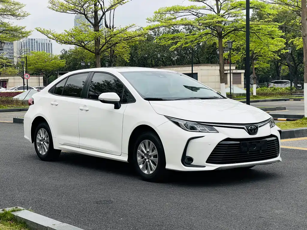 Toyota Corolla 2020 — фото 3