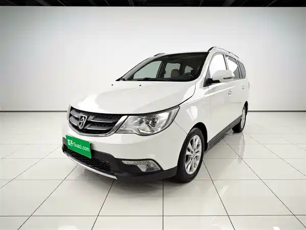 Baojun 730 2015