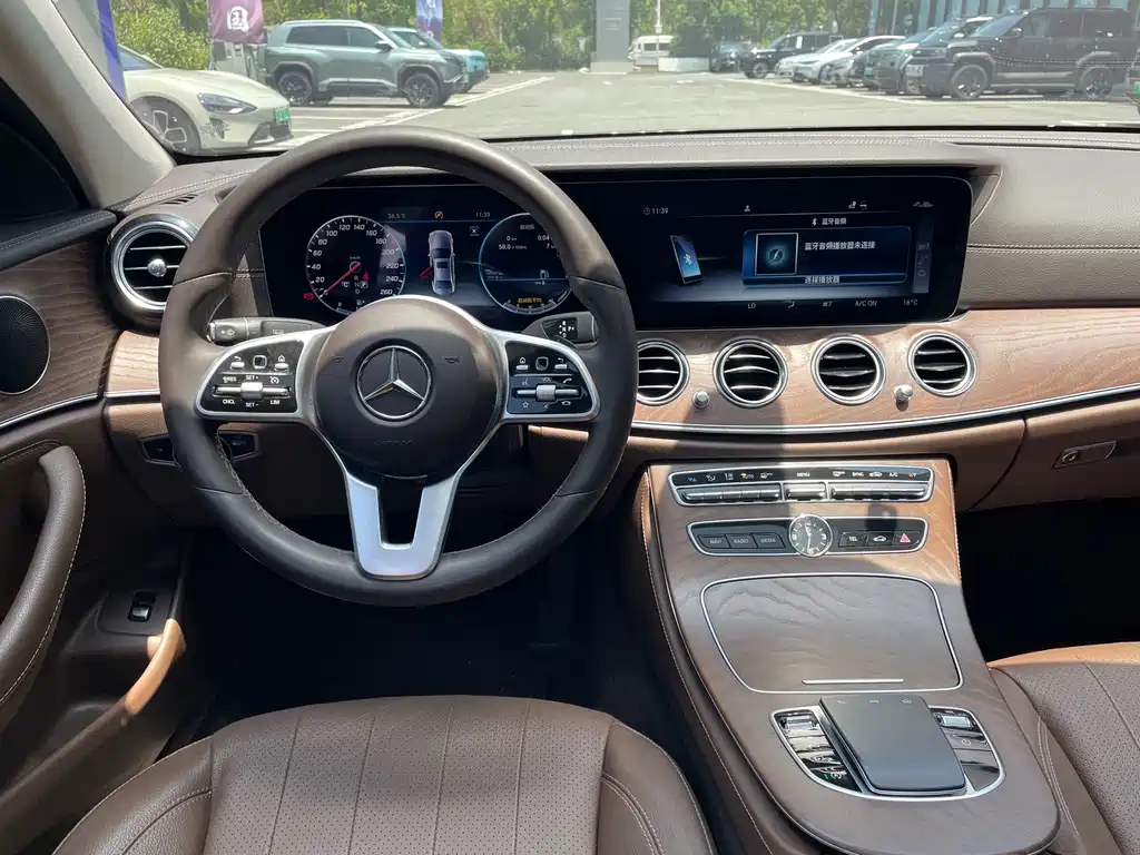 Mercedes-Benz E-Class 2020 — фото 13