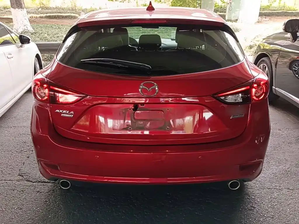 Mazda 3 Axela 2019