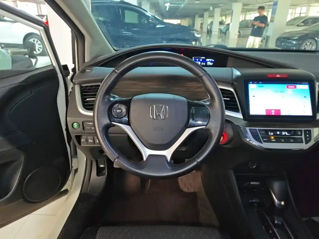 Honda Jade 2018 — фото 11