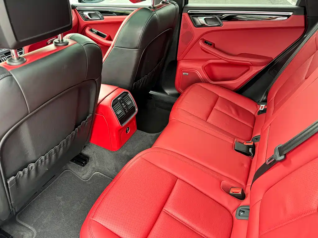 Porsche Macan 2020 — фото 12