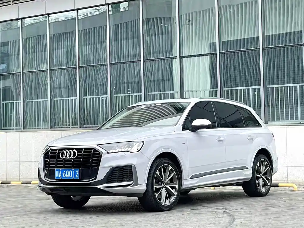 Audi Q7 2021 — фото 1