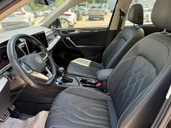 Volkswagen Tiguan L 2024