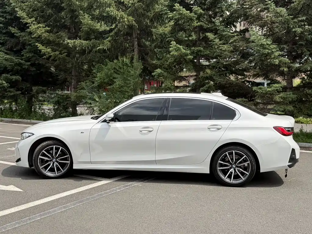 BMW 3 Series 2023