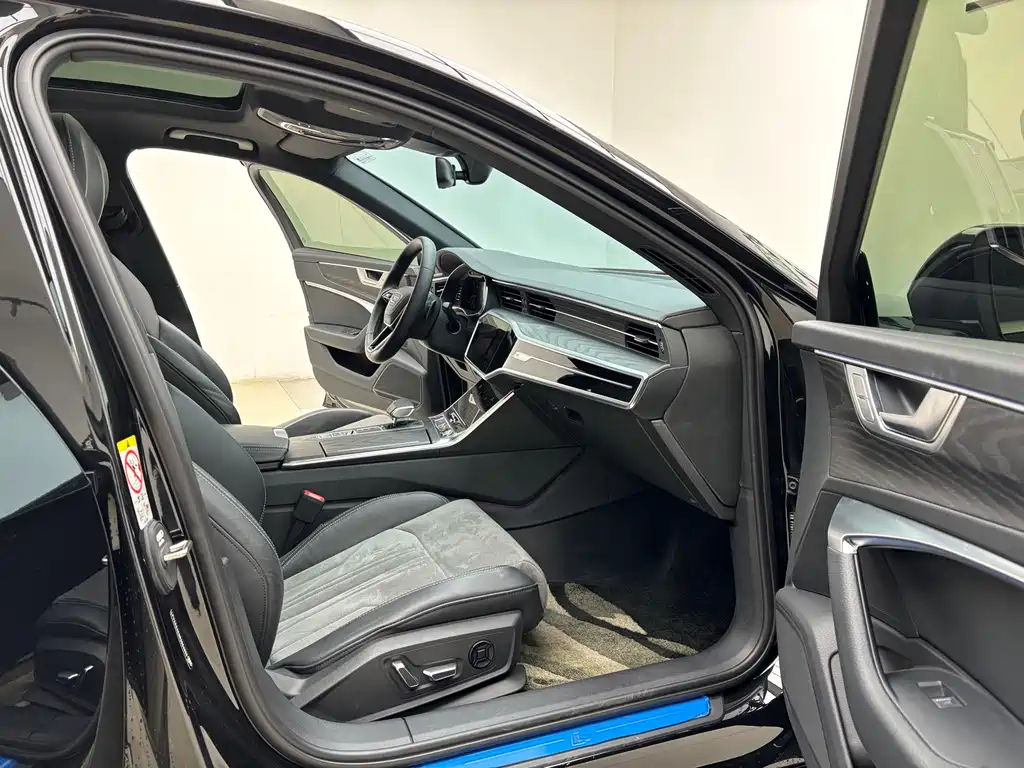 Audi A6L 2024 — фото 11