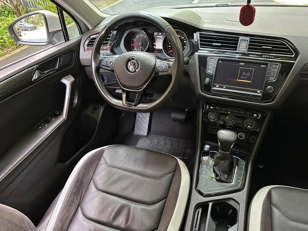 Volkswagen Tiguan L 2017 — фото 11