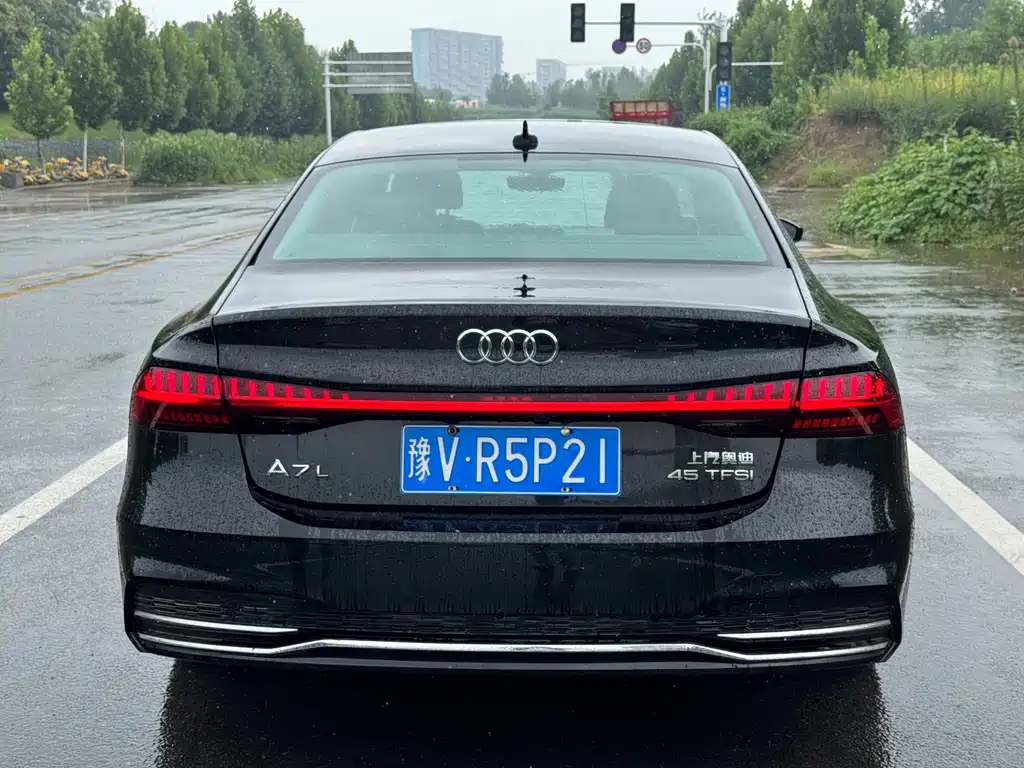 Audi A7L 2023 — фото 2