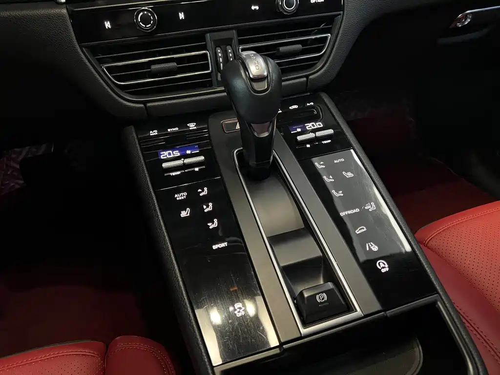 Porsche Macan 2022 — фото 13