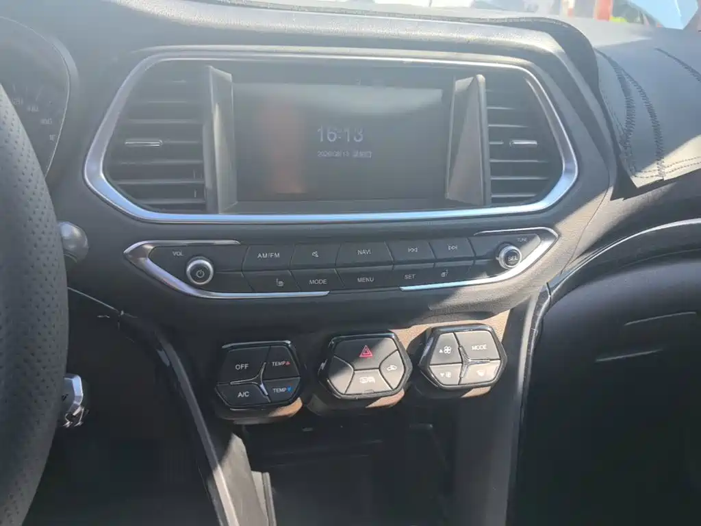 GAC Trumpchi GS4 2015 — фото 13