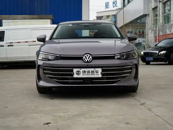 Volkswagen Passat 2025