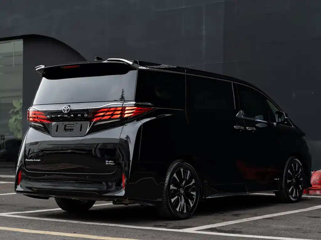 Toyota Alphard 2024 — фото 19