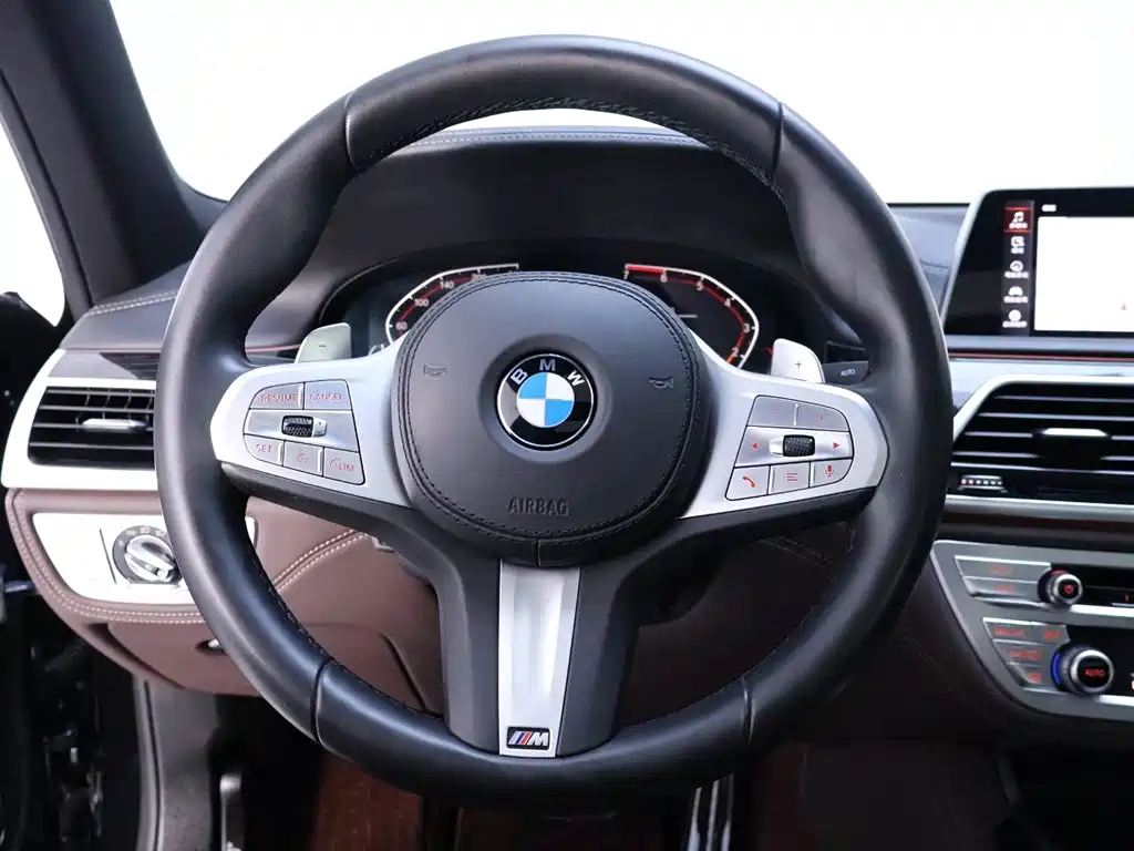 BMW 7 Series 2022 — фото 16