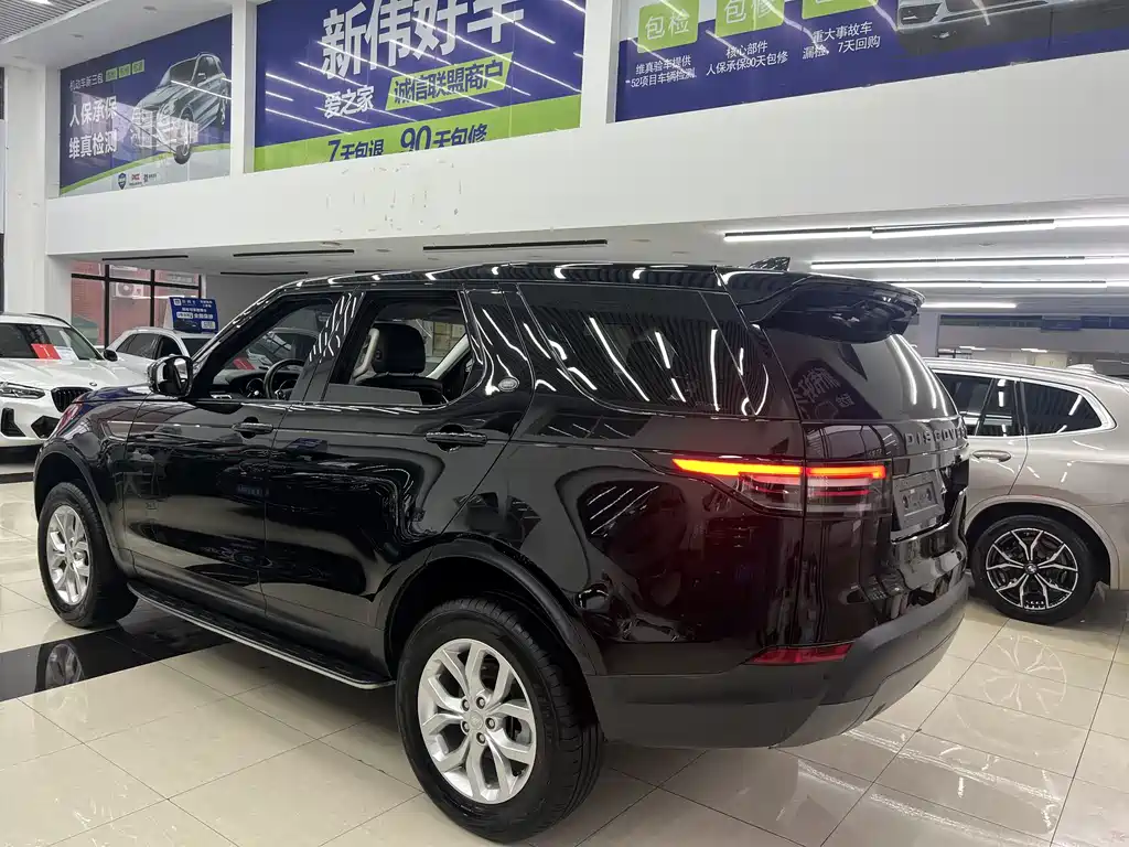 Land Rover Discovery 2018 — фото 28