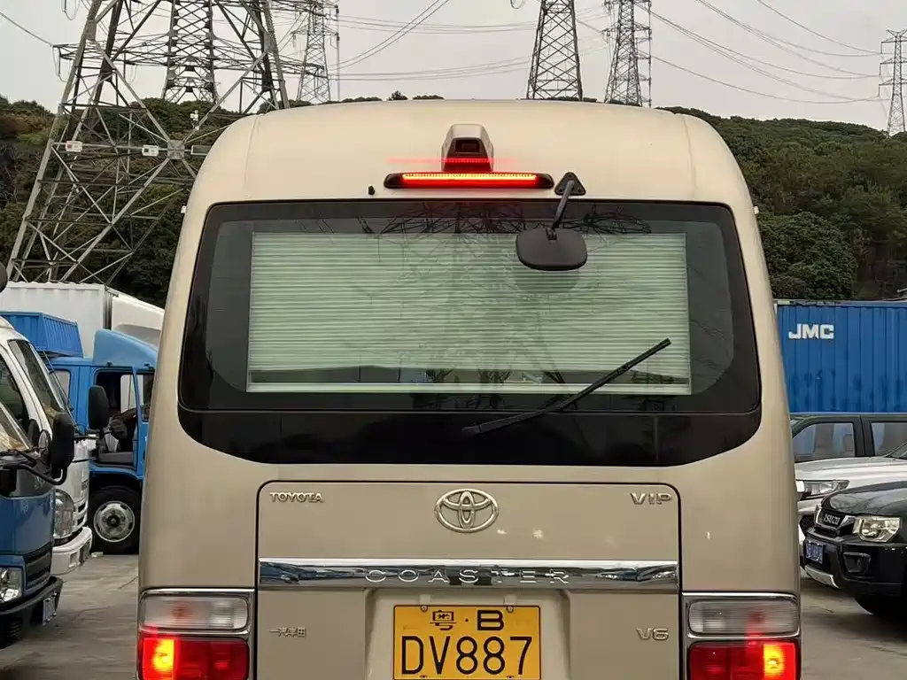 Toyota Coaster 2017 — фото 5
