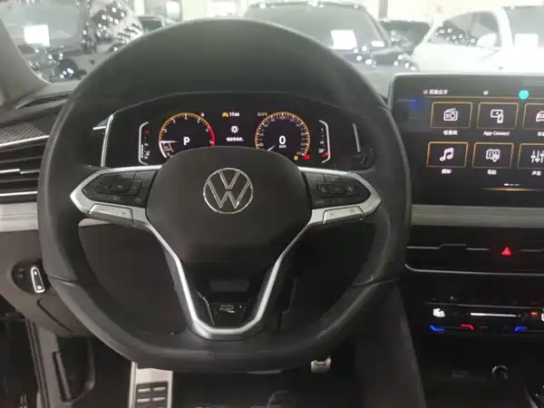 Volkswagen Tiguan L 2024