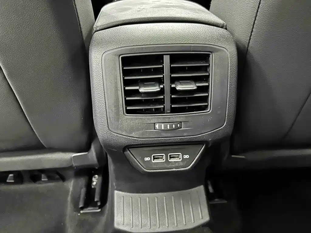 Volkswagen T-Roc 2022 — фото 10