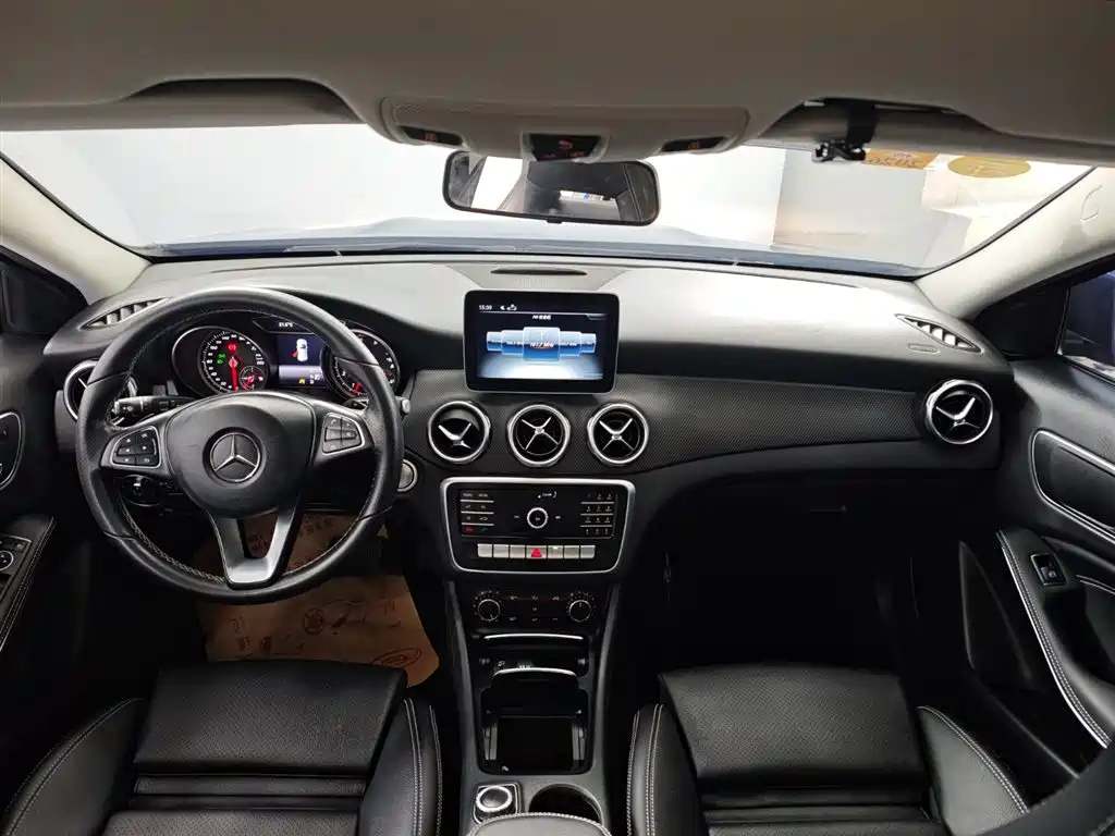 Mercedes-Benz GLA 2018 — фото 12