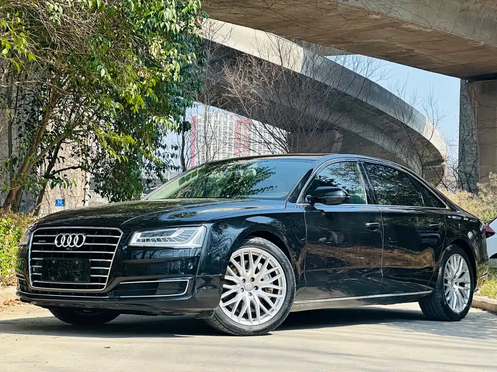Audi A8 2014 — фото 16