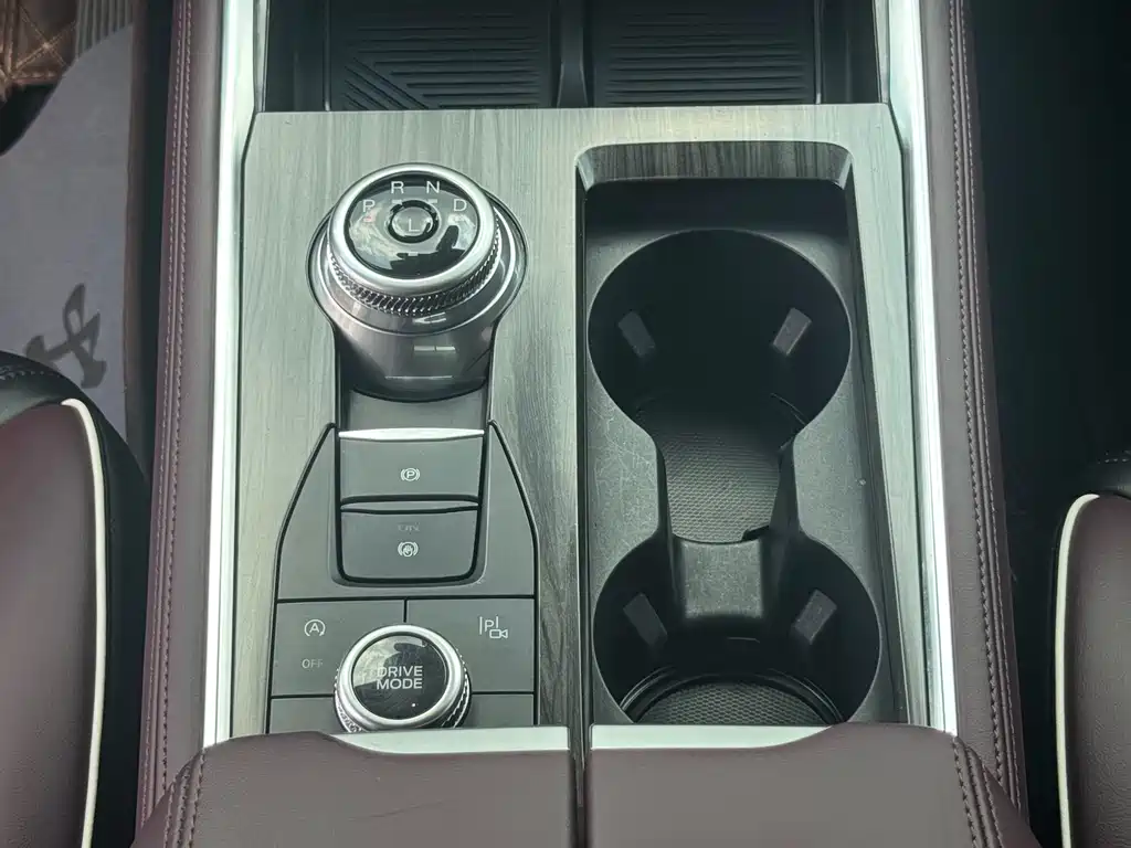 Ford Explorer 2024 — фото 14