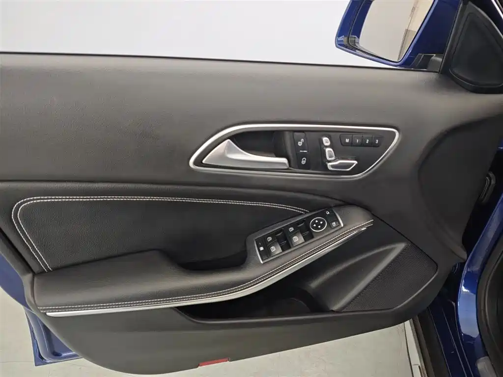 Mercedes-Benz GLA 2018 — фото 18