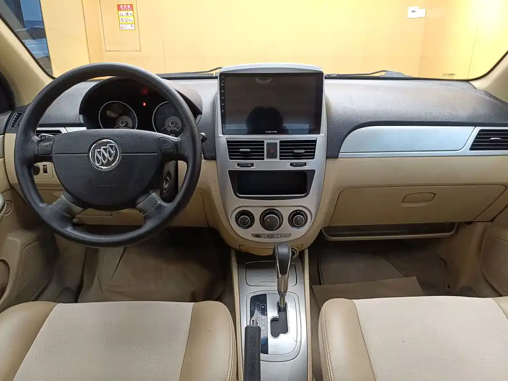 Buick Excelle 2013 — фото 18